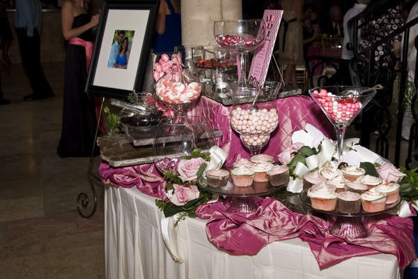 candy buffet wedding black and white